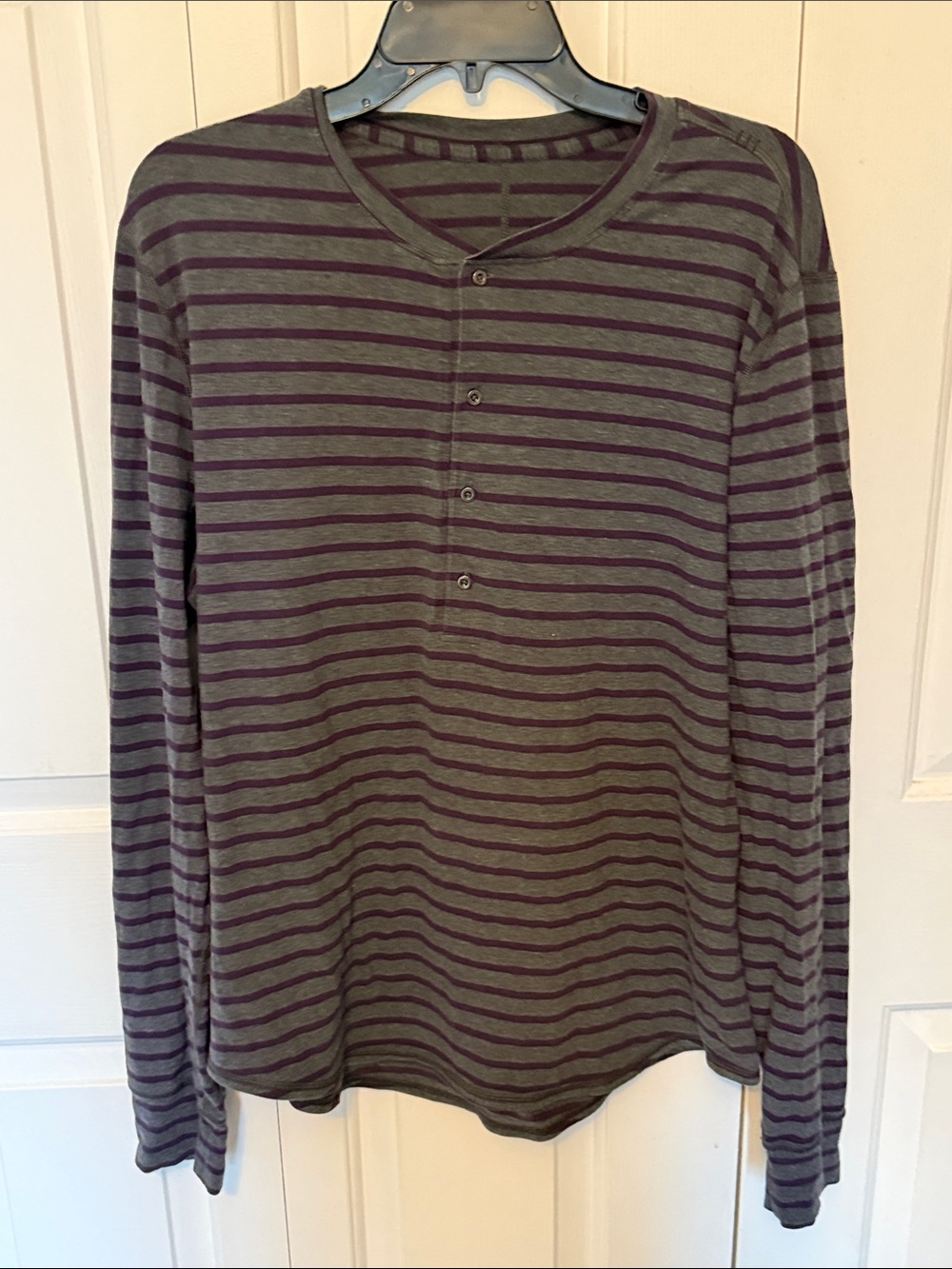 Lululemon Sz L Field Henley LS Top Gray Purple Striped Lightweight Crewneck BL5